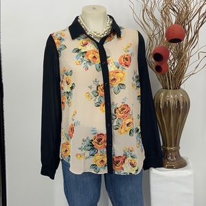 Forever 21 flower blouse size medium
